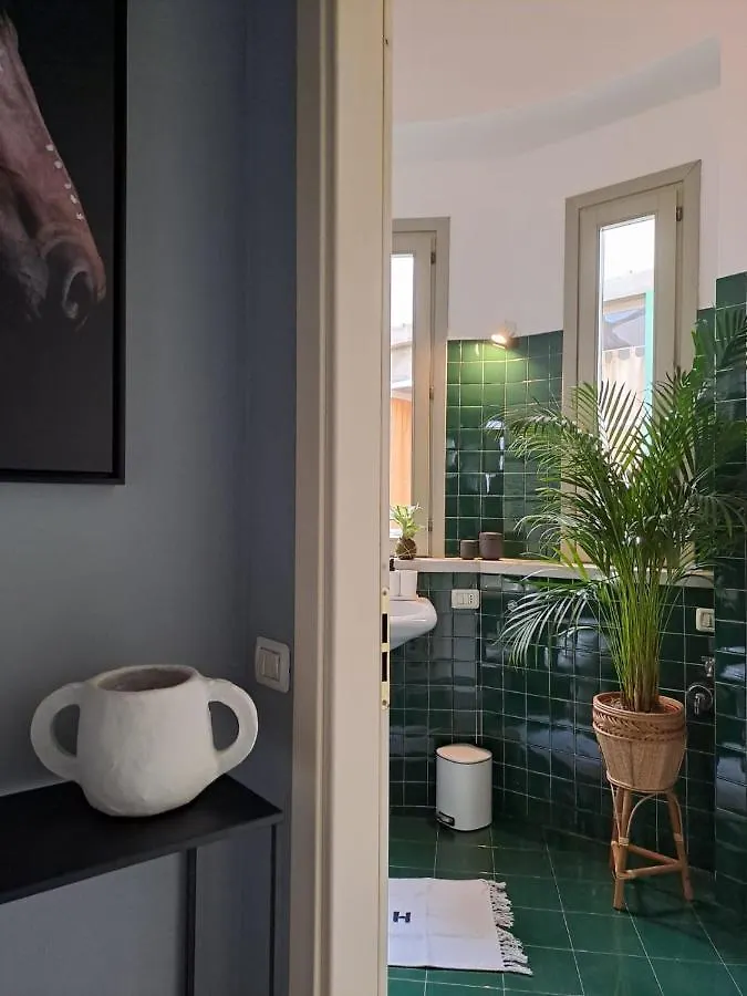 Myrrha Luxury Houses - Piazza Pontida 27 Bed & Breakfast Bergamo Italy
