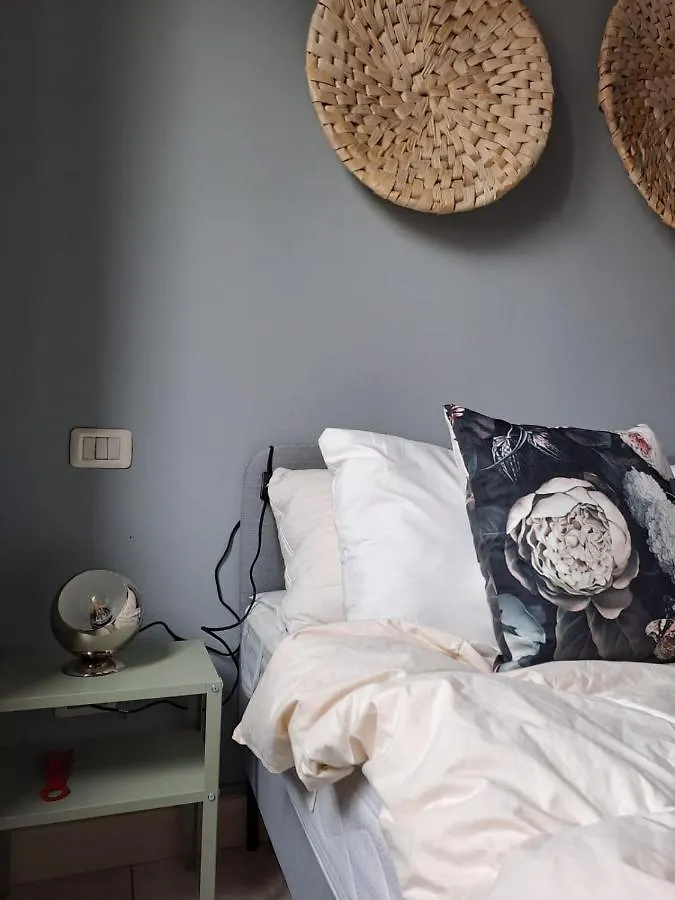 Myrrha Luxury Houses - Piazza Pontida 27 Bed & Breakfast Bergamo 0*,  Italy